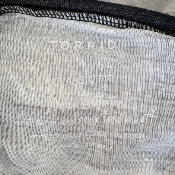 Torrid Classic Fit Raglan FEATHERLIGHT SLUB CAMO GREY Size 1X - Picture 8 of 8